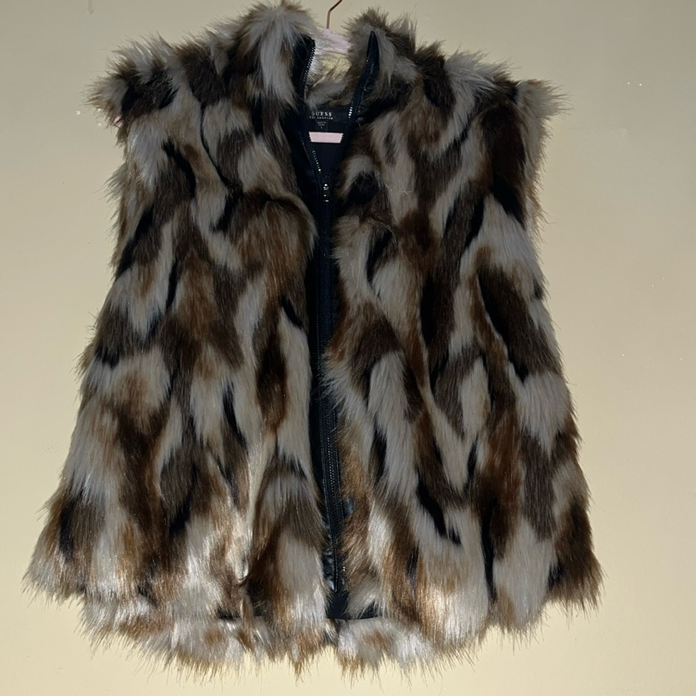 Guess faux- fur vest women’s L NWOT